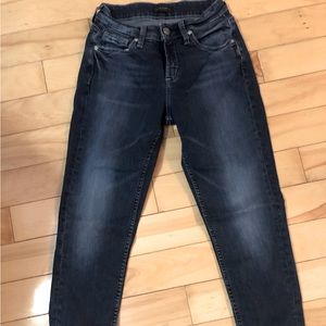 Silver Avery crop jeans. Size 26 waist 25 leg length. Very good condition.